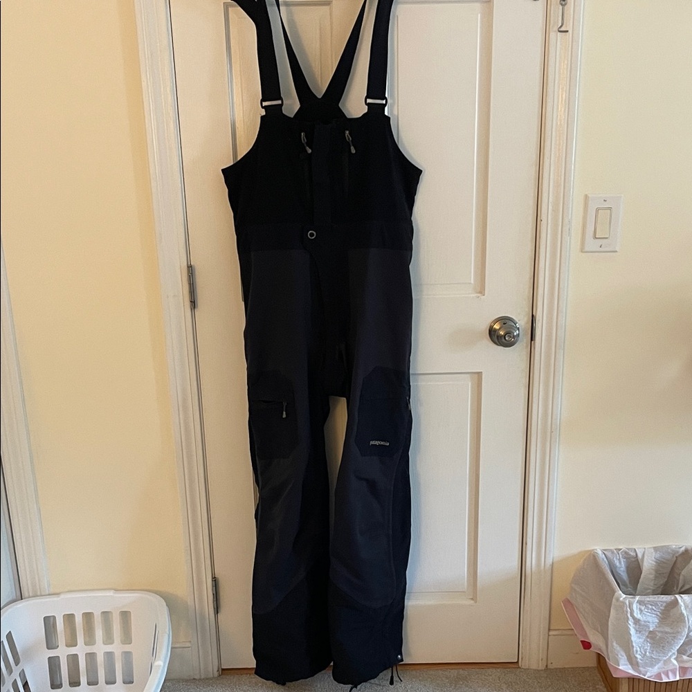 Patagonia Men's Black Bib ski pants